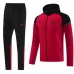 AC Milan Ensemble Veste d'entraînement 2024/25 - Capuche Rouge AC Milan Ensemble Veste d'entraînement 2024/25 - Capuche Rouge