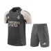 Enfant Real Madrid Ensemble Maillot d'entraînement 2024/25 - Shorts Gris Enfant Real Madrid Ensemble Maillot d'entraînement 2024/25 - Shorts Gris
