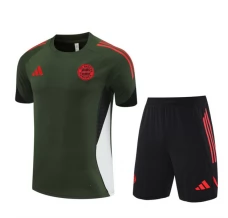 FC Bayern Munich Ensemble Maillot d'entraînement 2025/26 - Shorts Vert