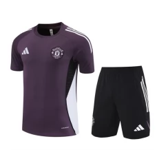 Manchester United Ensemble Maillot d'entraînement 2025/26 - Shorts Violet Manchester United Ensemble Maillot d'entraînement 2025/26 - Shorts Violet