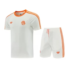 Survêtement(Maillot+Shorts) FC Bayern Munich 2026/27 Beige Survêtement(Maillot+Shorts) FC Bayern Munich 2026/27 Beige