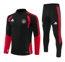 Survêtement Manchester United Enfant 2026/27 - 1-4 Zip Noir Rouge Survêtement Manchester United Enfant 2026/27 - 1-4 Zip Noir Rouge